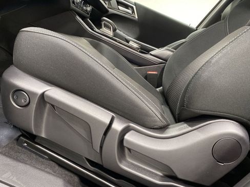 Used 2025 Mitsubishi Outlander ES image 12