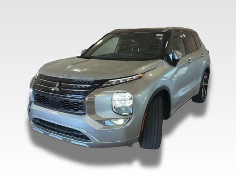 Used 2023 Mitsubishi Outlander SEL image 1