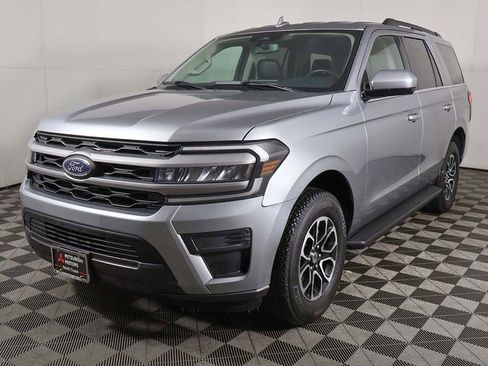 Used 2024 Ford Expedition XLT image 10