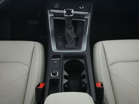 Certified 2025 Audi Q3 2.0T Premium w/ Convenience Package image 14