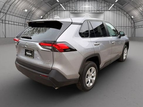 Used 2023 Toyota RAV4 LE AWD/4WD image 4