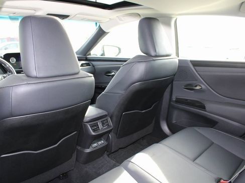 Certified 2023 Lexus ES 350 w/ Premium Package image 11