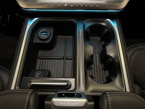 New 2026 Ford Expedition Platinum w/ Stealth Appearance Package AWD/4WD image 38