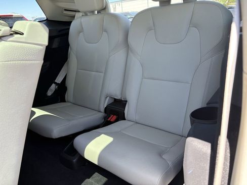 Used 2022 Volvo XC90 T6 Momentum w/ Advanced Package image 25