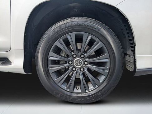 Used 2023 Lexus GX 460 Premium w/ Accessory Package image 10