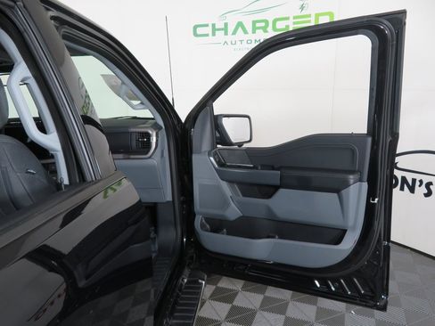 Used 2024 Ford F150 XLT w/ Mobile Office Package image 19