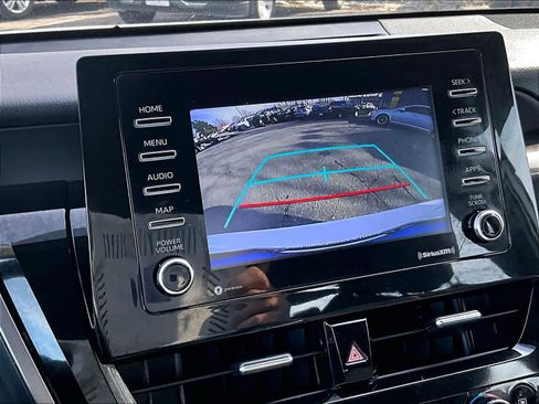 Used 2022 Toyota Camry LE image 18