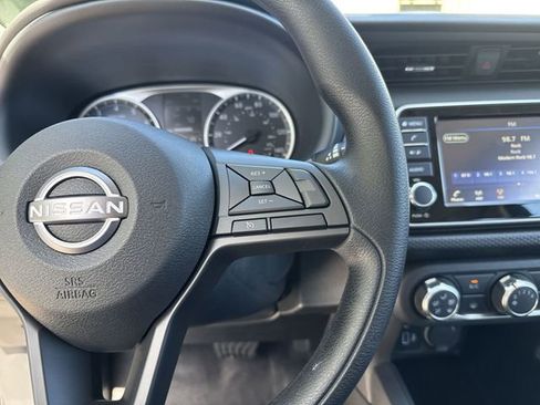 New 2025 Nissan Kicks Play S image 17