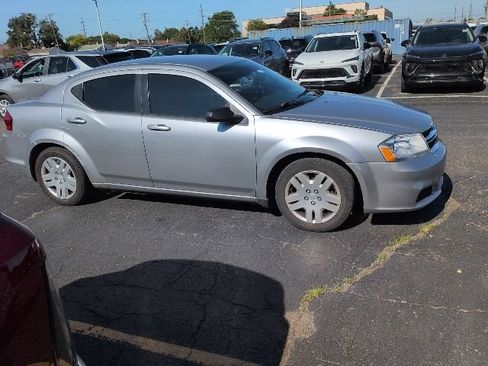 Used 2013 Dodge Avenger SE FWD image 3