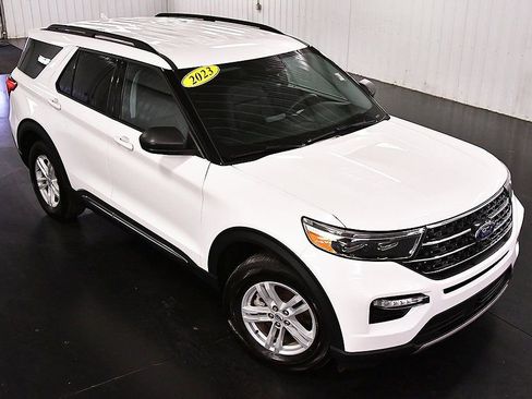 Used 2023 Ford Explorer XLT w/ Equipment Group 202A image 13