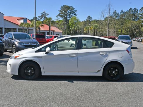 Used 2015 Toyota Prius Three w/ Solar Roof Package image 2