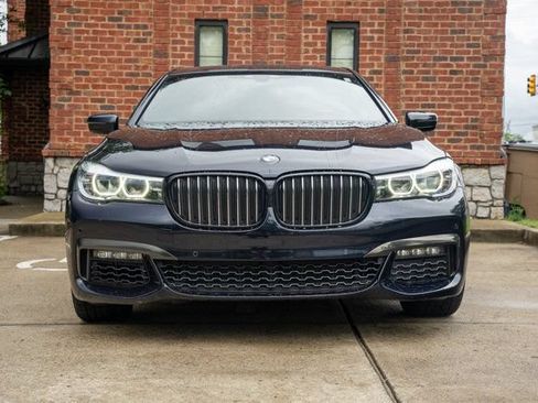 Used 2019 BMW 740i w/ Executive Package RWD image 2