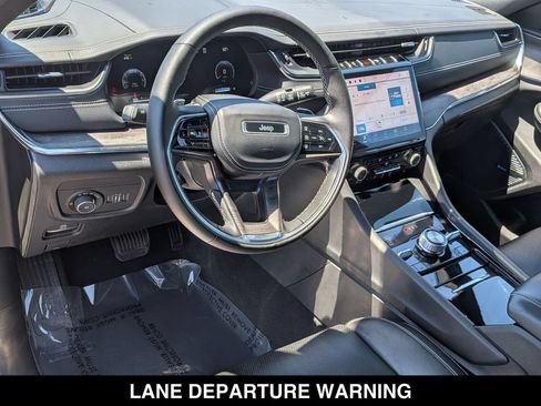 Used 2023 Jeep Grand Cherokee Overland w/ Luxury Tech Group IV AWD/4WD image 2