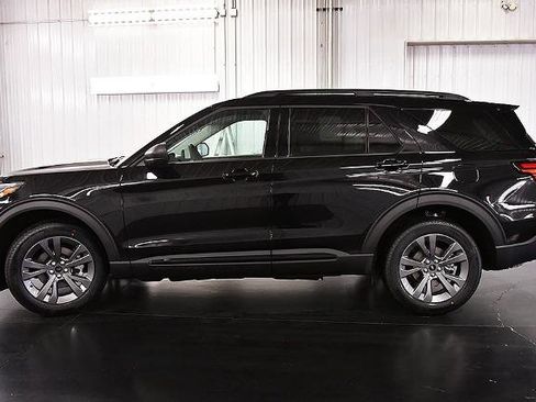New 2026 Ford Explorer Active w/ Active Comfort Package image 4