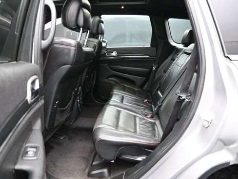 Used 2018 Jeep Grand Cherokee Trailhawk w/ Trailhawk Luxury Group AWD/4WD image 26