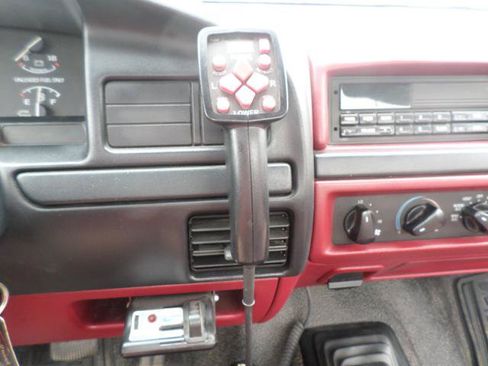 Used 1997 Ford F250 4x4 Regular Cab Heavy Duty image 36
