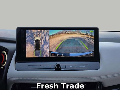 Used 2025 Nissan Rogue SL w/ Tech Package image 15