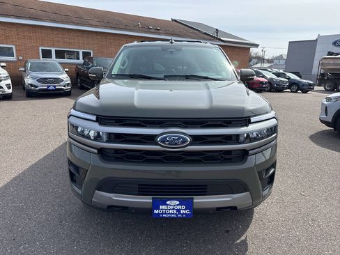 Used 2024 Ford Expedition Max XLT image 3