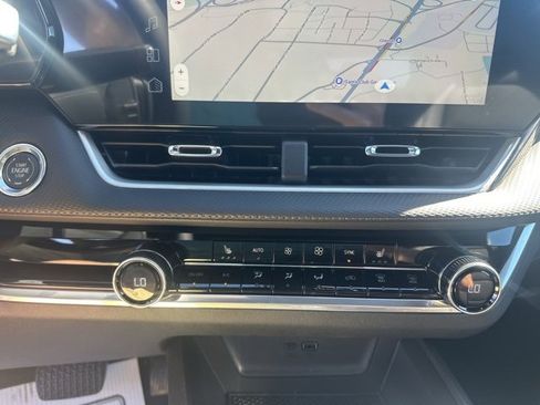 New 2026 Chevrolet Equinox LT w/ Convenience Package II image 25