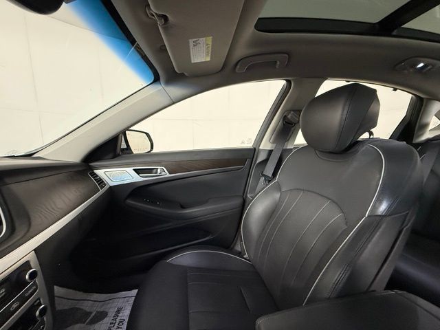 Used 2018 Genesis G80 3.8 w/ Option Group 03 RWD image 19