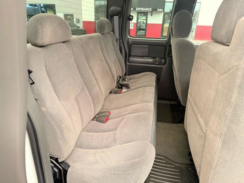 Used 2004 Chevrolet Silverado 2500 LS w/ Skid Plate Package AWD/4WD image 38