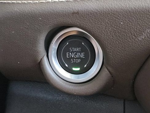Used 2025 Chevrolet Tahoe High Country AWD/4WD image 19