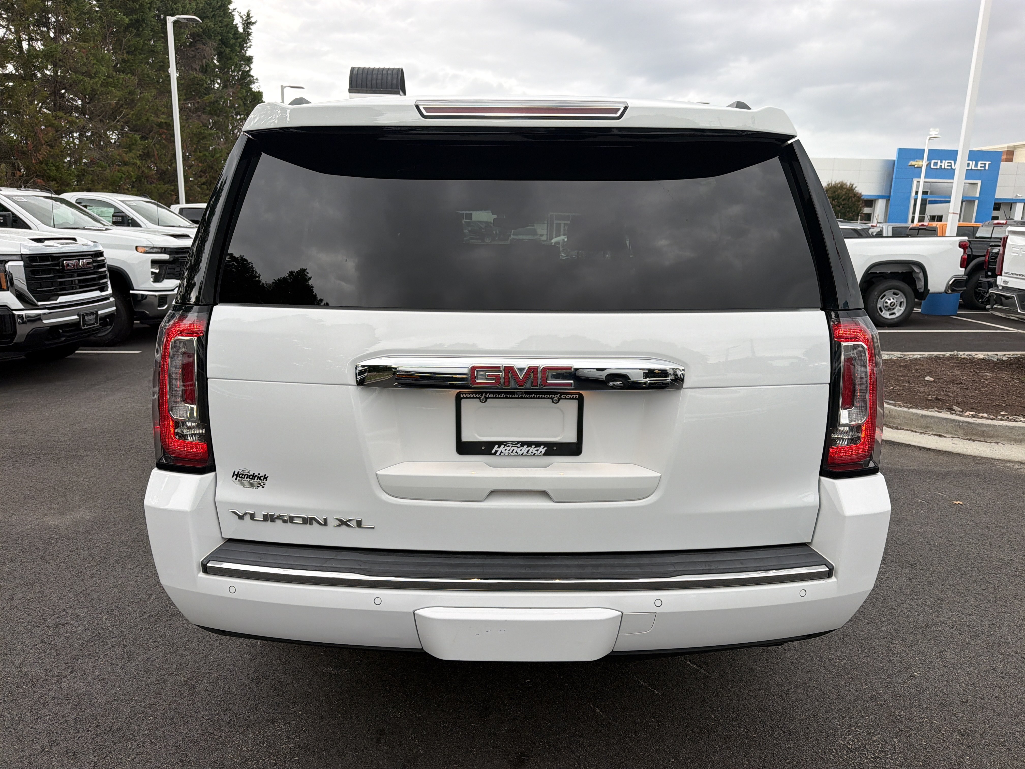 Used 2020 GMC Yukon XL Denali w/ Denali Ultimate Package AWD/4WD image 9