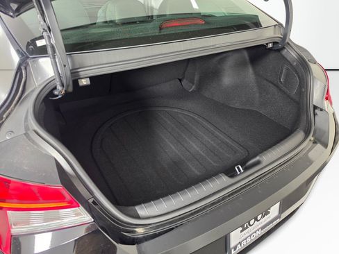 Used 2026 Hyundai Elantra Limited FWD image 35