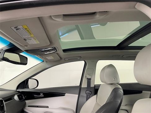 Used 2020 Kia Sorento SX image 17