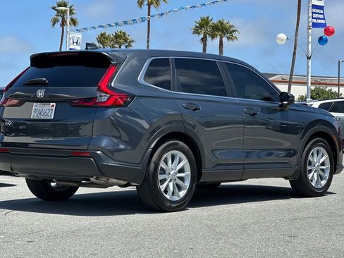 Used 2025 Honda CR-V EX image 3
