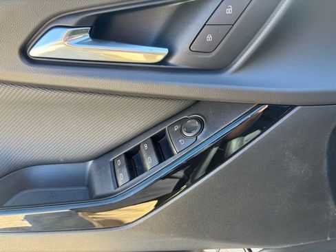 New 2026 Chevrolet Equinox LT w/ Convenience Package II FWD image 23