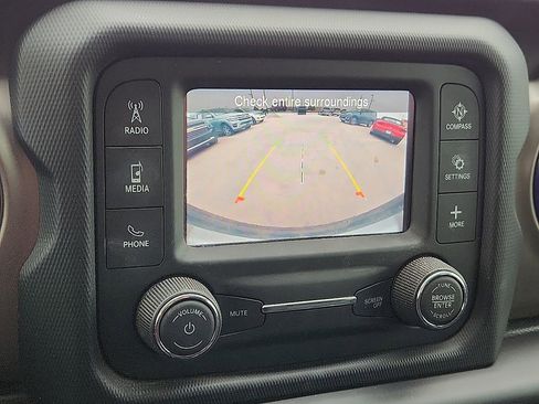 Used 2020 Jeep Wrangler Sport AWD/4WD image 10