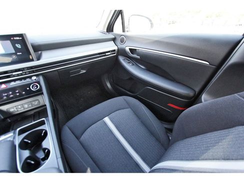 Certified 2025 Hyundai Sonata SEL image 11