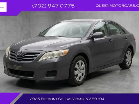 Used 2011 Toyota Camry LE FWD image 1