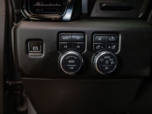 Used 2023 GMC Sierra 1500 AT4X image 22