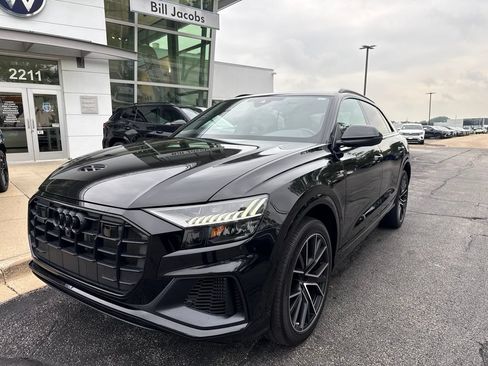 Used 2023 Audi Q8 Premium Plus AWD/4WD image 2