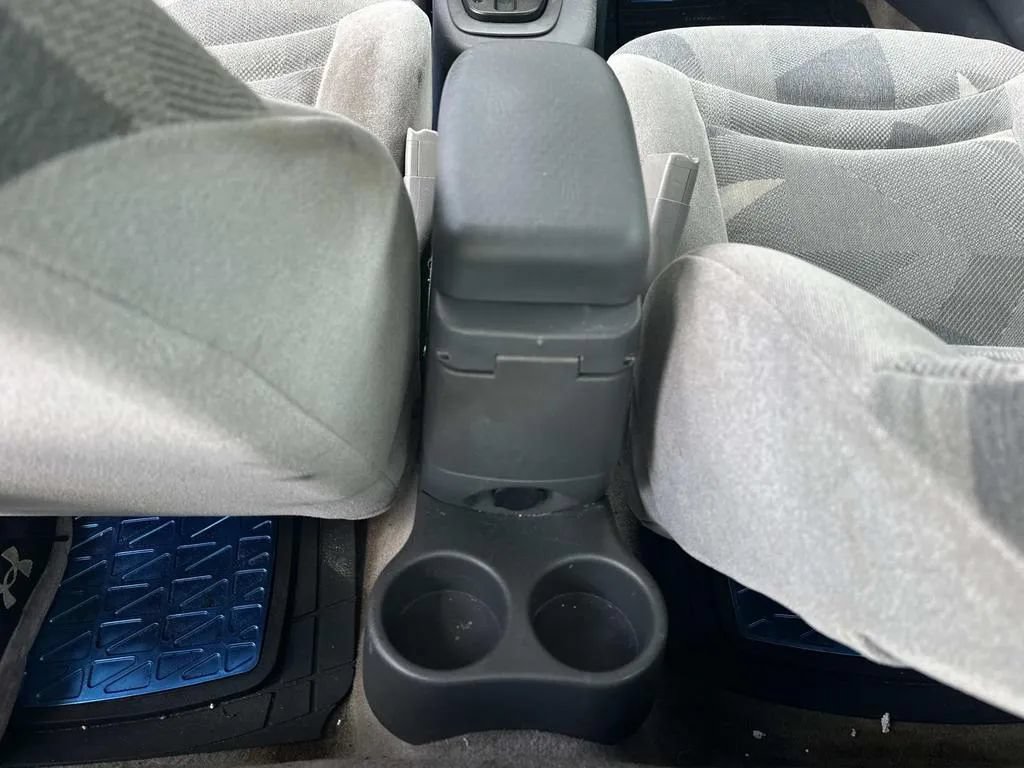 Used 2003 Saturn ION Level 2 w/ Convenience Pkg FWD image 11