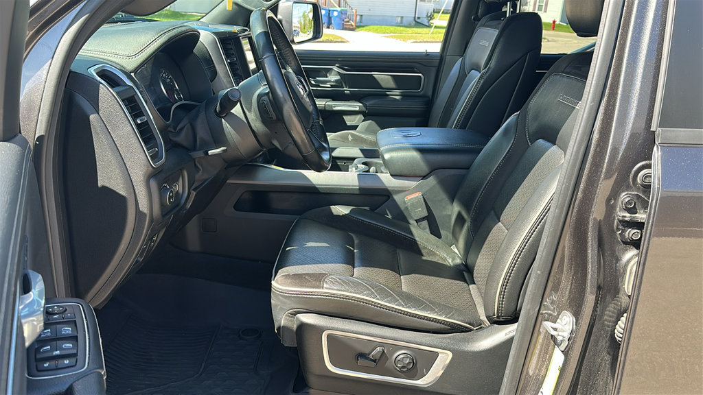 Used 2020 RAM 1500 Laramie w/ Sport Appearance Package AWD/4WD image 16