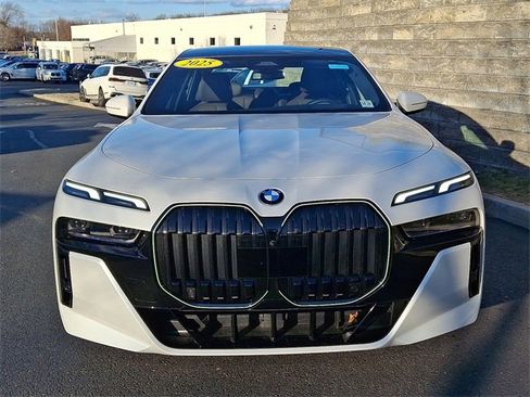Used 2025 BMW 740i xDrive w/ Premium Package image 2