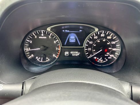 Used 2013 Nissan Pathfinder SL FWD image 29
