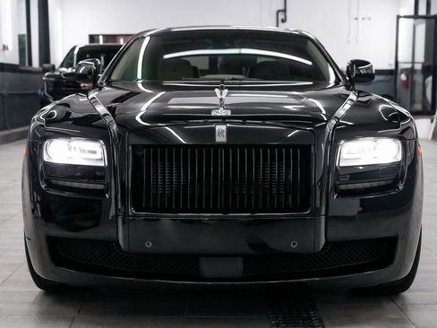 Used 2011 Rolls-Royce Ghost image 2