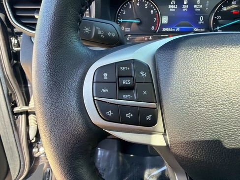 Used 2024 Ford Explorer XLT w/ Equipment Group 202A AWD/4WD image 31