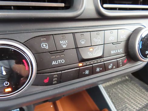 Used 2024 Ford Maverick Lariat FWD image 30