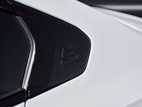 Used 2026 BMW 550e xDrive image 8