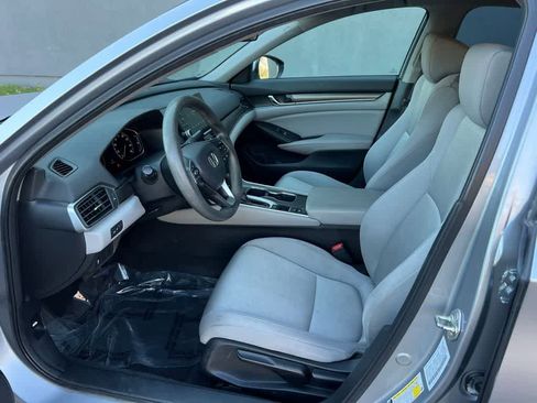 Used 2018 Honda Accord LX image 12