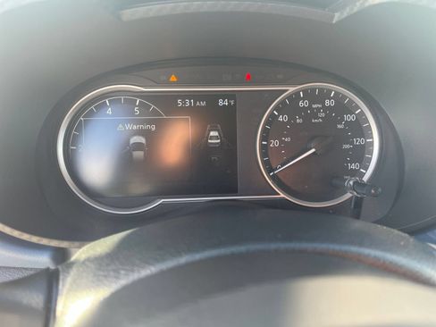 Used 2025 Nissan Versa SV FWD image 35