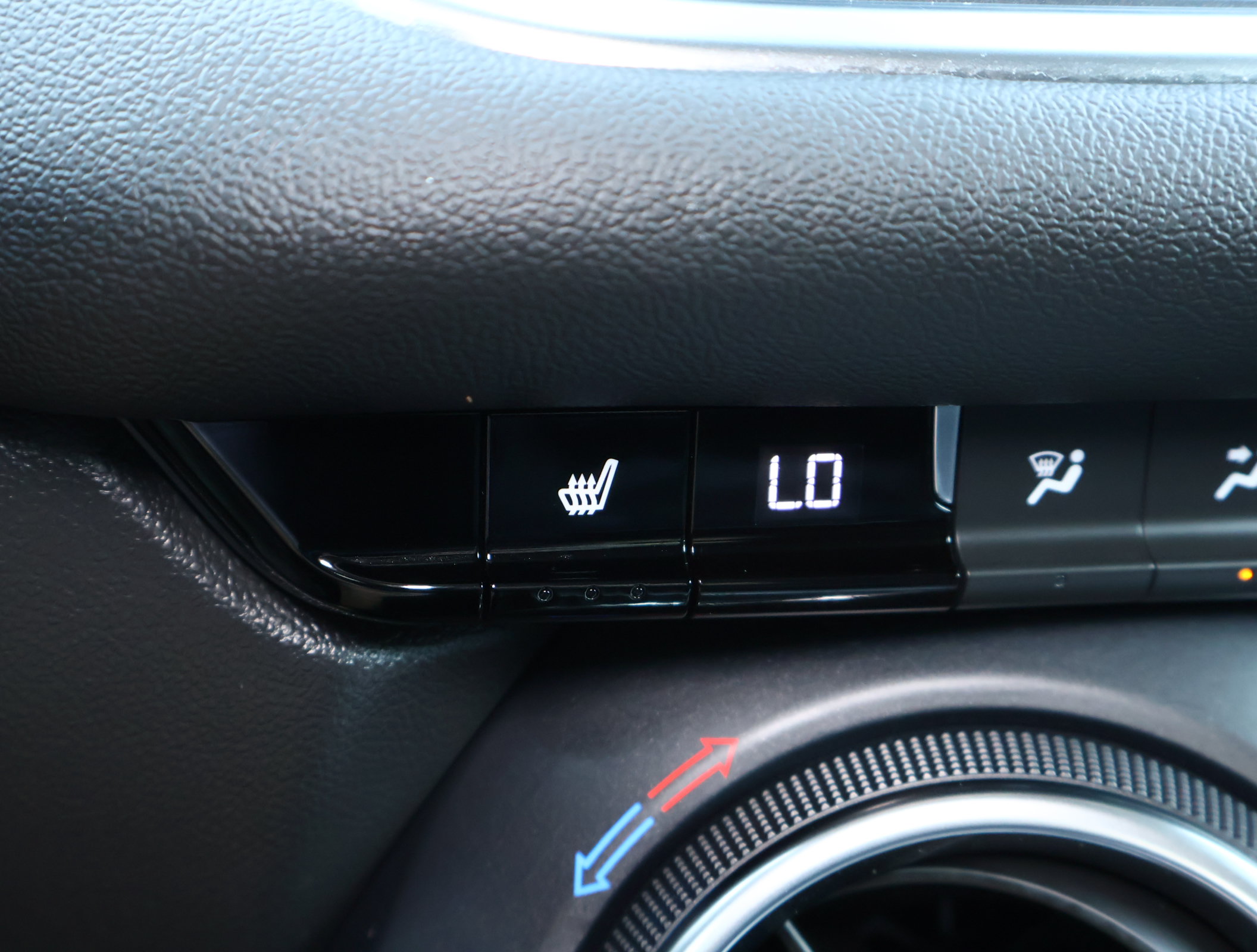 Used 2024 Chevrolet Blazer LT w/ Convenience Package FWD image 5