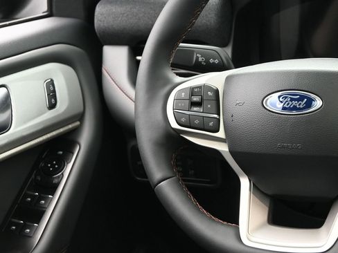 New 2026 Ford Explorer Active w/ Active Comfort Package image 30