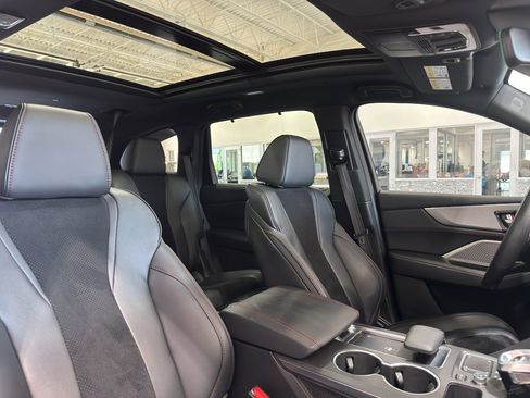 Used 2022 Acura MDX A-Spec image 12