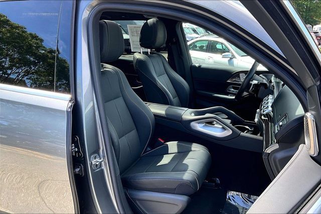 Certified 2025 Mercedes-Benz GLS 450 4MATIC image 7